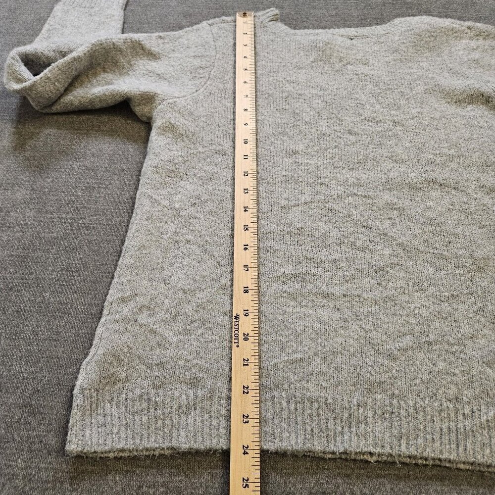 Cupcakes & Cashmere Sweater Women L Gray Christmas Cats LS Crewneck Cozy Holiday - Picture 7 of 13